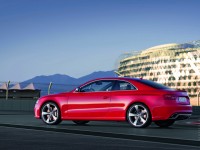Audi RS5 2009 photo