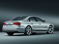 Audi S8 2013 photo