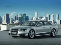 Audi S8 2013 photo