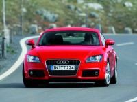 Audi TT photo